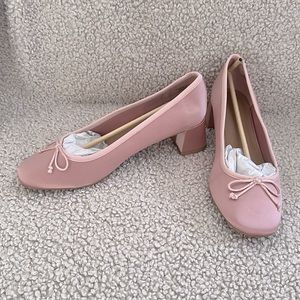 Beautiful ballerina style flats with small block heel.